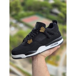 JORDAN 4 NEGRA ORO