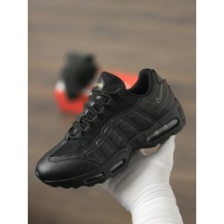 Air max 95 negra logo oro