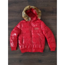 Abrigo gorro emporio rojo