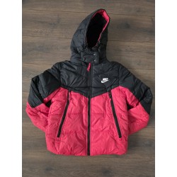 Abrigo nike negro rojo