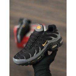 Tn Negra Gris Logo Amarillo